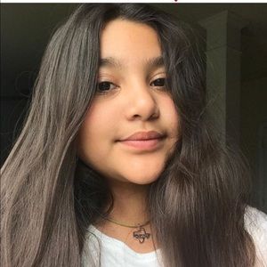 Meet your Posher, Nia